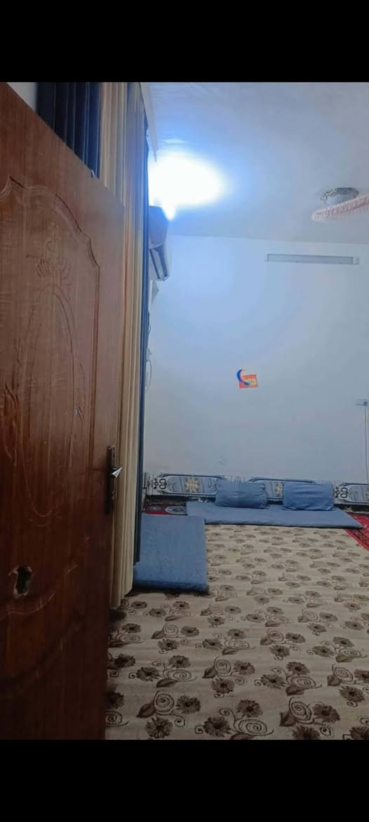 بيت للبيع مجاور المستشفى التركي طابو صرف المساحه 150 متر يحتوي على  استقبال مع غرفة نوم 💤 واحده مع حمام سويت وصاله ومطبخ وحمام داخلي طابق واحد السعر 85 مطلوب سلفه العقاري 10ملاين تقريبآ ليحب ياخذه وهوه يسدد على كيفه يريد اني اسدد التواصل ***********
