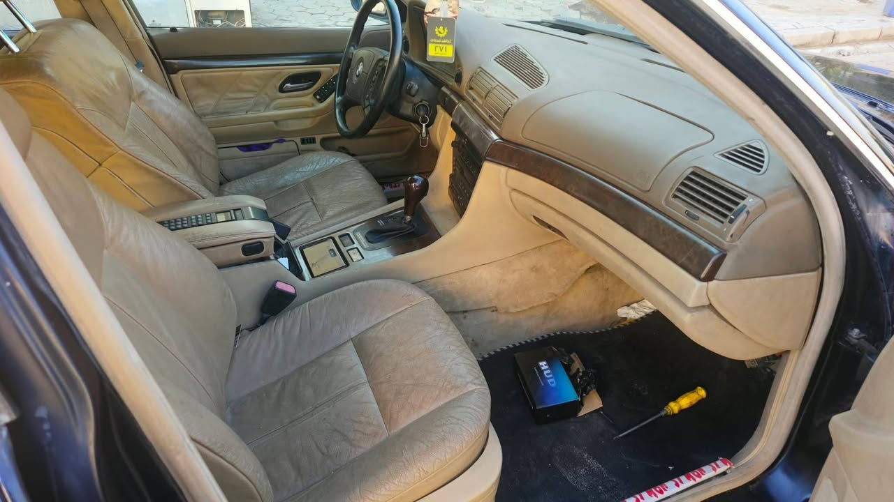 السلام عليكم رمضان كريم مبارك على الجميع مااضن اكو بهيج سعر
للبيع كاسحه موديل 1998
حجم 728i 6 سلندر 
فول موصفات شكل ال 2000 
لايت زنون عالي ناصي سوار لايت اصلي
برده كهرباء  خلفيه 
محرك وكير خير من الله 
كير تبترونك اوتماتيك + عادي
فتحه بالسقف 
لون حبري 
داخل بيجي عسلي 
تلفون 
ستيرن كهرباء 
كشنات كهرباء 
تبريد ثلج 
مصبوغه صبغ عام كلش حلو 
رقم دهوك وصاحب السنويه يريد تحويل وحاليأ السنويه باقيه عنده الي ياخذهه يروح يحول واني متفق ويا المعقب 
الي يريد على الاتفاق ينطي فلوس التحويل تجي رقم انكليزي ياخذه المعقب يكملها الى ويرجعها جاهزه هم مومشكله بظمانتي المعقب

 سياره عايزه اشويه تلحيظات الحداديه تريد ترتيب 
السعر.{ 59 ورقه }وبيهه مجال حك الجيه الشراي يشلع عيوني ومااضن اكو بهيج سعر العنوان نجف اتصال***********
