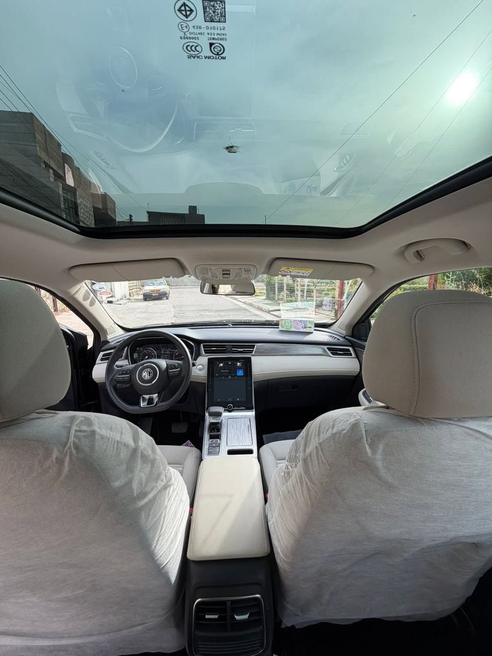 MG RX5 Plus 1.5T
موديل 2025
فول مواصفات عدا الجلد
ماشيه 4500 كيلو فقط
يعني شبه زيرو
نظيفة جداً على وضع الشركة و بعدها بالضمان
بيها صيانة مجانية لمدة سنتين متدفع أي شي غير البانزين الباقي كله مجاناً بالشركة 
و الضمان 6 سنوات على كير محرك كهربائيات

سعر السياره ٢٢ مليون بيها مجال 

***********
