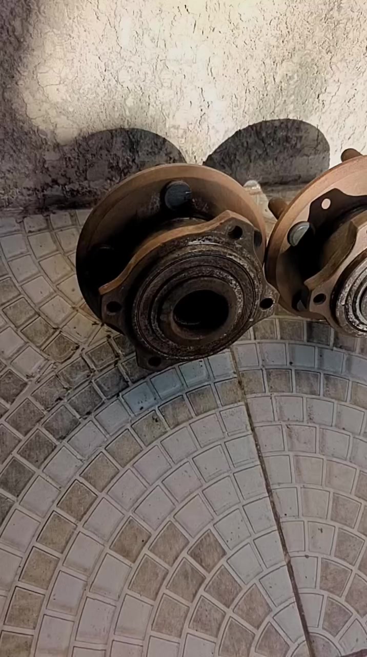 سلام عليكم
عندي ذني غراض
مبخره وراديتر ع الفحص 
رايدهن كلهن ب200الف
***********
