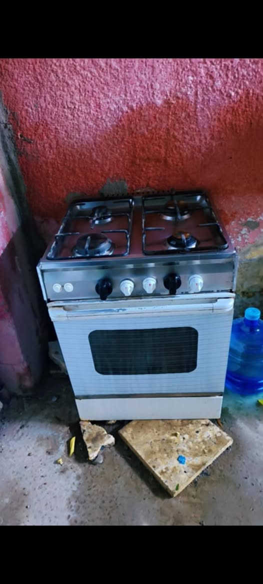 ثلاجة 150 طباخ 65 مال بيت نظيفات وشغالات


**إذا كنت صاحب هذا الإعلان وتريد حذفه لأي سبب، رجاءا أرسل رسالة إلى الدعم الفني**