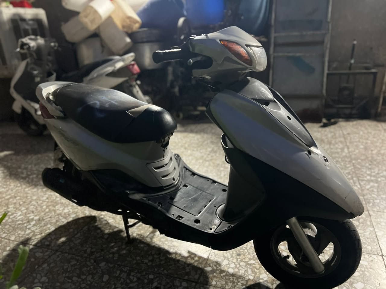 سلام عليكم بريز مال رمبه دراجه مامفتوح بيه برغي نظيفه مال رمبه دهن كله امزويل مدارين دراجه سعره ٧٥٠
***********
