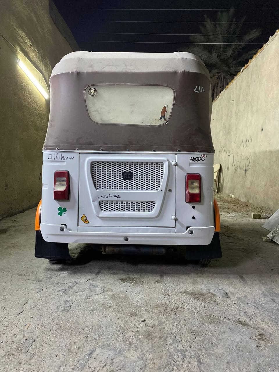 سلام عليكم ورحمة الله وبركاته تكتك موديل 21 البيع مرقمه بغداد تكتك خير من الله محرك اكسل كهربايات كامله كبل لشارع تخم تاير تكتك نصبه حلوه تحويل كبل مكاني بغداد الدوره *********** اتصل وبلخدمه
