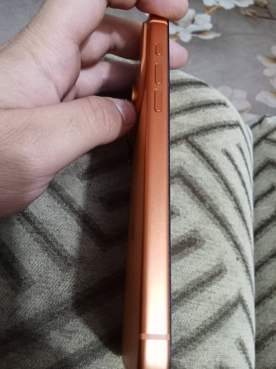 I PHONE 17pro max 256 e Sim
ايفون ١٧ برو ماكس شريحه الكترونيه 
بطاريه ١٠٠٪؜ بعده بلضمان 
بي شخط واحد بلشاصي مثل ما موضح بلصوره 
السعر ١٨٥٠ وبي مجال ولحد يكسر حلال عالم …
مكاني كربلاء 
***********

