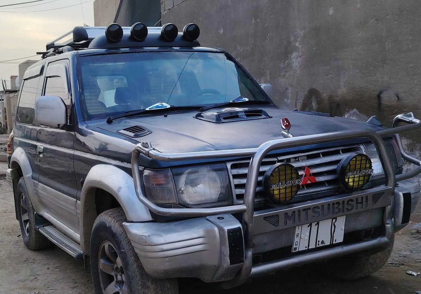 متسوبيشي باجيرو
موديل 1992
رقم بغداد انكليزي  تحويل مباشر
هزه ماساقطه 
بدون حادث بدون صبغ
محرك بلاد  كير اوتوماتيك مكفولات 
فور ويل /فول كهربائيات فول كيجات /صدر امامي وخلفي نظيف /تخم تاير ياباني
دواخل حلوه مدوشمه جديد
كشنات امامي وخلفي قلاب
منضومة تبريد جديده  ثلاجه / فتحة سقف
 تراي  ونعومه  اللي  بالك  /  لايت زنون
براجكتورات اصليه / هورن  براد
السعر  55 $ او مراوس حسب القناعه
 مايعجبك المنشور اعبره
بالصلاة على محمد وآل محمد 
يوجد فديو تفصيلي للسياره اللي يريد يجي خاص
مكانها بغداد شهداء العبيدي الثالثه ***********
او واتساب
***********
