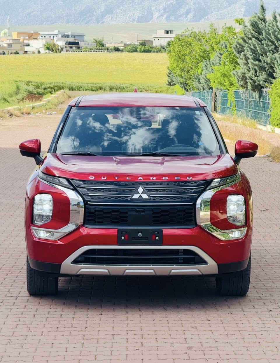 Mitsubishi Outlander, SE
💥ميتسوبيشي اوتلاندر 💥فول ماعدا فتحة 
موديل 2024
*ادوات وصنع ياباني اصلي
*محرك 4 سلندر 2500 
ماشية  16  الف ميل
*مقاعد 7 راكب💺
بدون صبغ  بدون تبديل فقط صندوق تعديل بارد بدون صبغ  بدون دواخل و بدون ارباك
*ايرباكات كل سليمه بلادي 100%100

*سعر 194 $ ورقة 💵بدون رقم ( تترقم شمالي )
العنوان  عقره 
رقم تلفون و واتساب ☎️
***********

المواصفات SE ♻️ فول ماعدا فتحة
*بصمة
* فورويل 4*4
* 4 كاميرات 360 درجه 
*تبريد قطعيتن امامي وخلفي
*صندوق شفت كهربائي
*لايت بخاخ 🚿
*ابواب بصمة
*بريك بصمة
*كشنات كهربايي و هيتر 
*مراية اشارة ورادار وكامره
*ويل كروم
*تحكمات استيرن
*اضاءات زيون كامل امامي وخلفي
*حساسات امامي خلفي
*رادار مانع تصادم امامي 
*دخول ذكي بصمة 
*تحكمات ستيرن جهتين 
*كروس سرعة
*كير شفتات خلف الستيرن 
*وضعيات قيادة  7
*هاند بريك بصمة 
*نظام اوتو هولد 
*نظام مانع الانزلاق 
رقم الشاصي داخل المنشور
