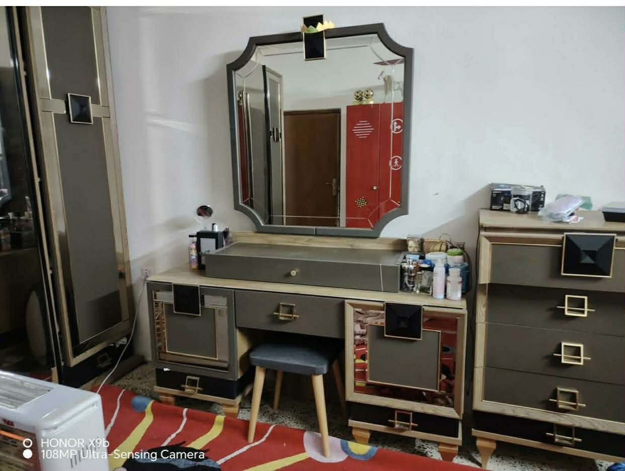 غرفة تركية حديثه مودرن 8 قطع  كنتور بيبان تقسيماته حلوه ضخمه سعره خاص  مكانه الغزاليه


**إذا كنت صاحب هذا الإعلان وتريد حذفه لأي سبب، رجاءا أرسل رسالة إلى الدعم الفني**