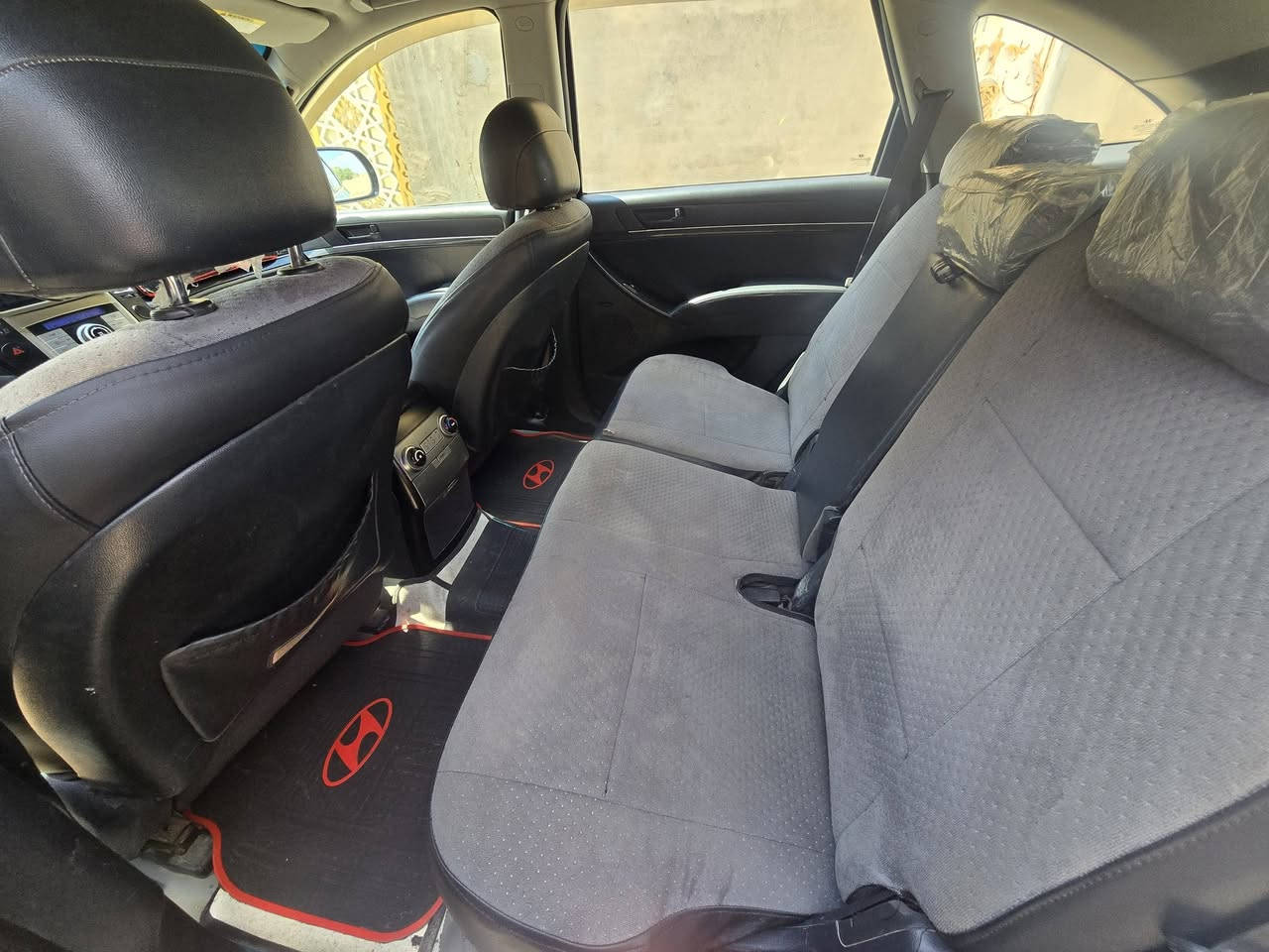 السلام عليكم
هونداي فيركروز موديل ٢٠١٠ لون فيلي رقم بغداد (بسمي)

بيها قطعتين صبغ بنيد ونص من الجاملغ والباقي كفاله 

سياره جاهزة من كلشي 

تخم تايرات جديد ( ويل كروم سورنتوا ) 

دوشمه مقدف

ارضية السياره جلد ضد الماي والرطوبه

شاشة تاب اصلية

لايت زنون (عدسات )

السياره تحتوي على منظومة غاز 

٨٠ لتر و  ضمان صيانه لمدة سنة مجانيه 

تمشيك ٥٦٠ كيلو متر بمبلع ١٥ الف دينار 

السعر ١٢٧ 

***********
