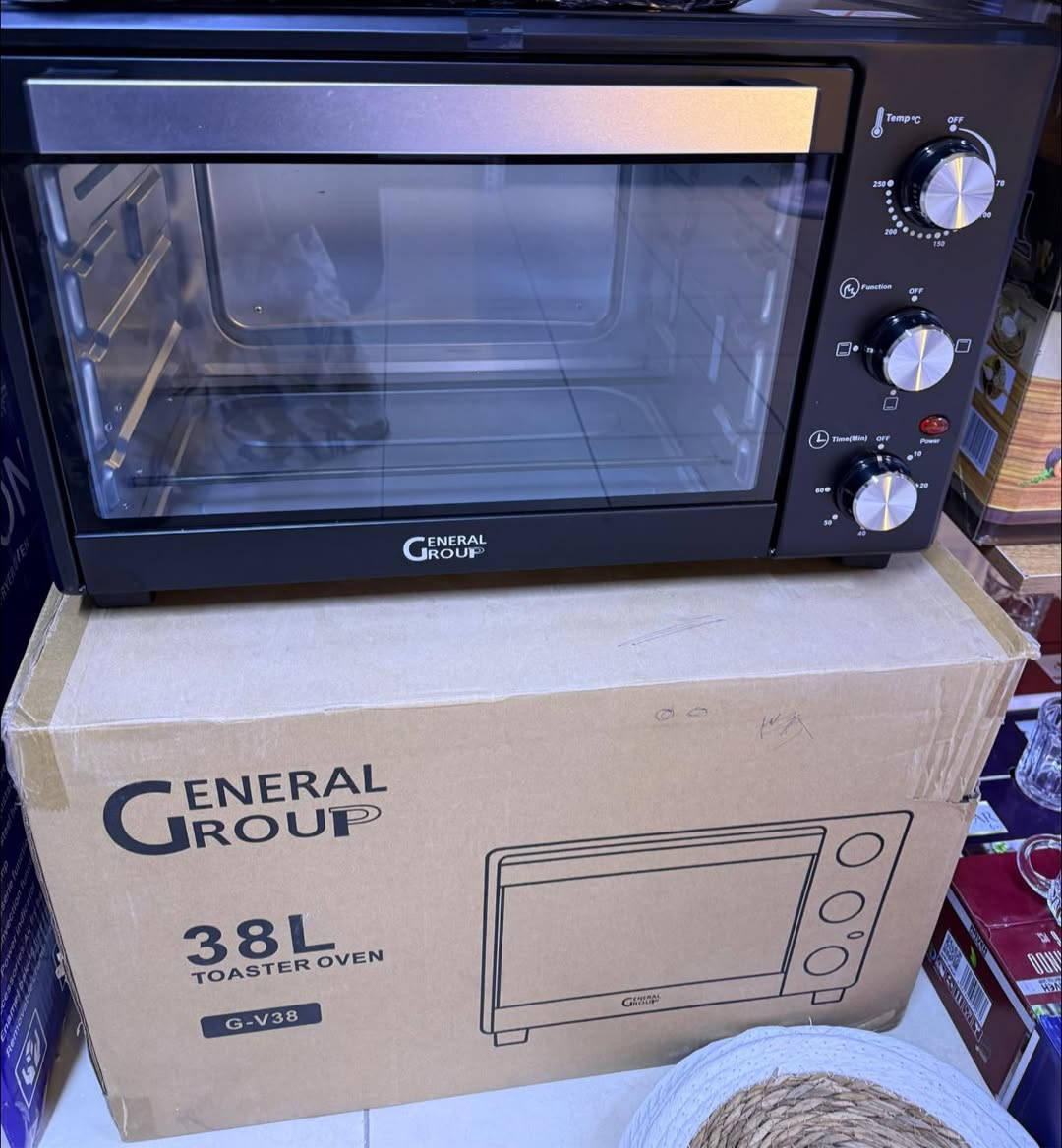 🍕 جديدنا: فرن وتوستر GENERAL GROUP (سعة 38 لتر)! 🥖
لكل عشاق الطبخ والخبز، الفرن الكهربائي المتكامل (الموديل: G-V38) صار متوفر الآن! حجم مثالي وأداء احترافي يبيض الوجه.
✨ أهم مميزاته:
 📦 سعة كبيرة (38 لتر): تكفي للوجبات العائلية والصواني الكبيرة.
 🌡️ تحكم كامل: درجة حرارة تصل إلى 250°C مع مؤقت ذكي حتى 60 دقيقة.
 🔄 توزيع حراري ممتاز: يضمن لكِ نضجاً متساوياً وتحميراً مثالياً للمعجنات والمشويات.
 🖤 تصميم عصري: لون أسود ملكي يضيف لمسة فخامة لمطبخكِ.

السعر ٥٥


**إذا كنت صاحب هذا الإعلان وتريد حذفه لأي سبب، رجاءا أرسل رسالة إلى الدعم الفني**
