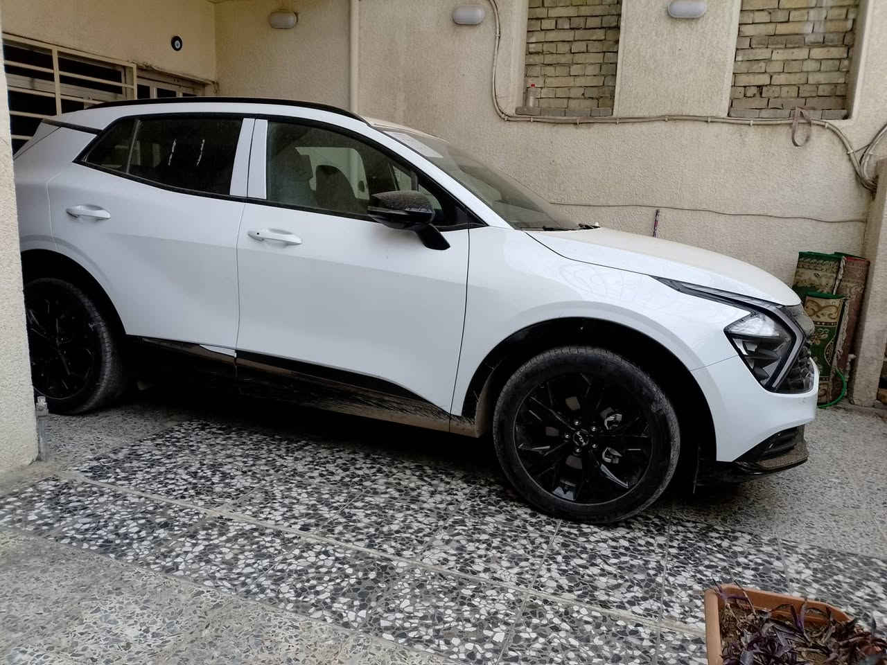 السلام عليكم كيا سبورتج خليجي موديل 2025 سياره بلاك ادشن كفاله عامه بدون صبغ السياره جديده ماشيه  1000 رقم بغداد الجديد بصمه تشغيل ابواب شاشه لايت زنون ثلاث عدسات لد خلفي وأمامي مود درايف 4انضمه قياده سرعه تحكمات ستيرن جهتين شاشة أبل كار بلي مانع انزلاق ويل كب كروم شاشة كبيره نفكيشن كار بلي يدات نيكل حساسات كاميرا دوار شاشة كبيرة اندرويد مري شفط اناره ترحيب بصمه ابواب تشغيل محرك 2000 دوش السيارة بوضع ضمان الشركة  باقي السيارة مكفولة سايد بريك دكمه مكاني بغداد بلديات رقم الهاتف ***********
