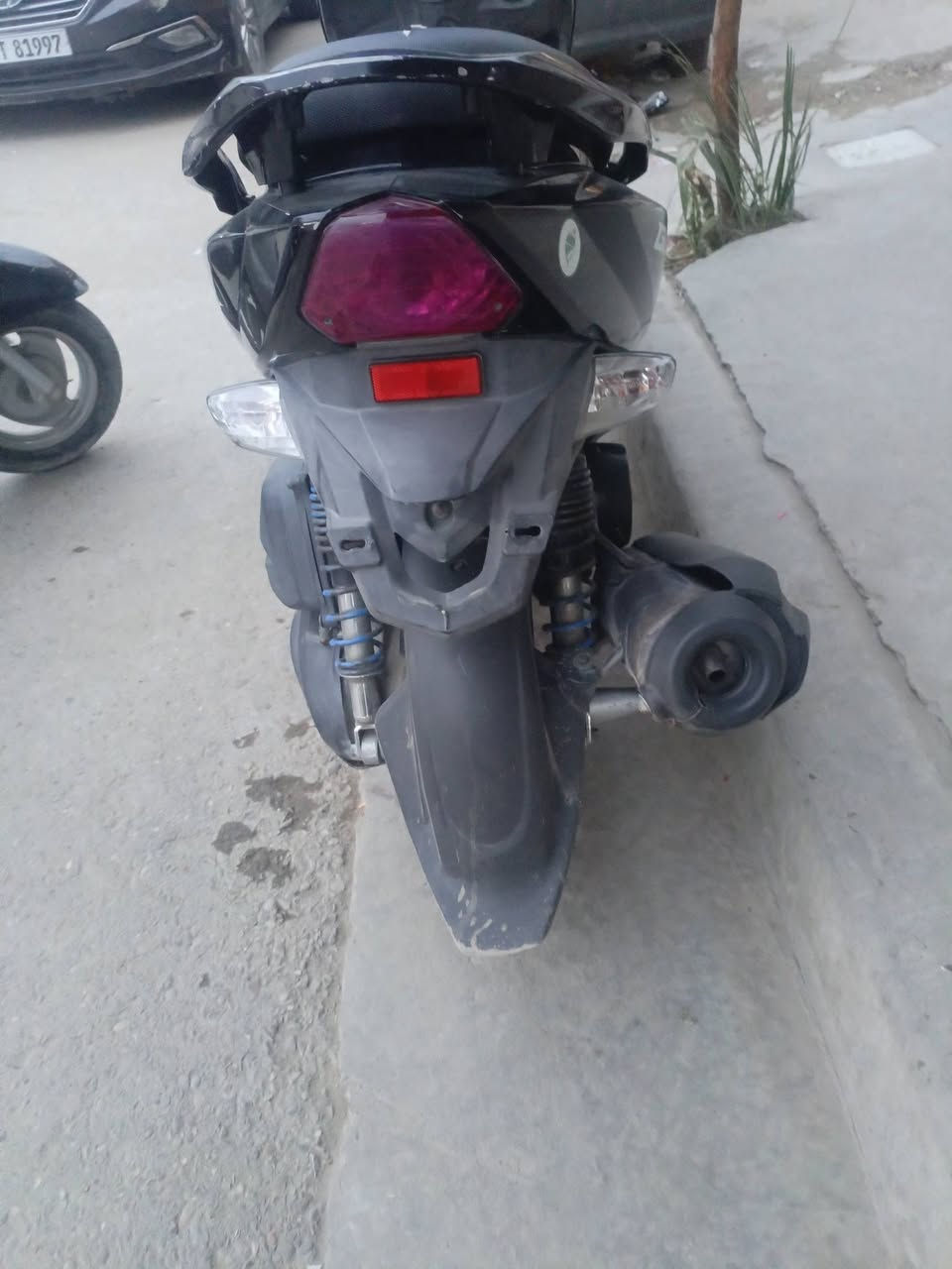 سلام عليكم جتي ار للبيع دراجه كله ختم واحد اكلفلك ياه من مكينه وكفرات مختم بيه منفيس اطيك نضافه كفرات ٧٠بل ميه اسبانه ما ممدود علئ مكينه بيه صوت فقط بل كلج امامي سعر 850بيه مجال الله شاهد دهن موتل اديرله دراجه ما جناي مكاني مدينة الصدر ***********
