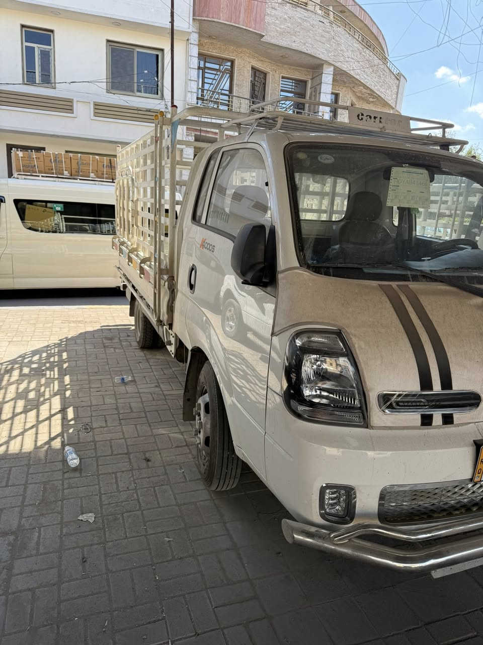 سلام عليكم للبيع كيه فحل مديل 20025
فول ‏مواصفات ايرباك تحكم مقود 
ماشيه 15 ألف بعده زيرو سياره 
مكانه صليخ 600  سياره باسمي تحويل ثاني 
سعر 220      ***********
