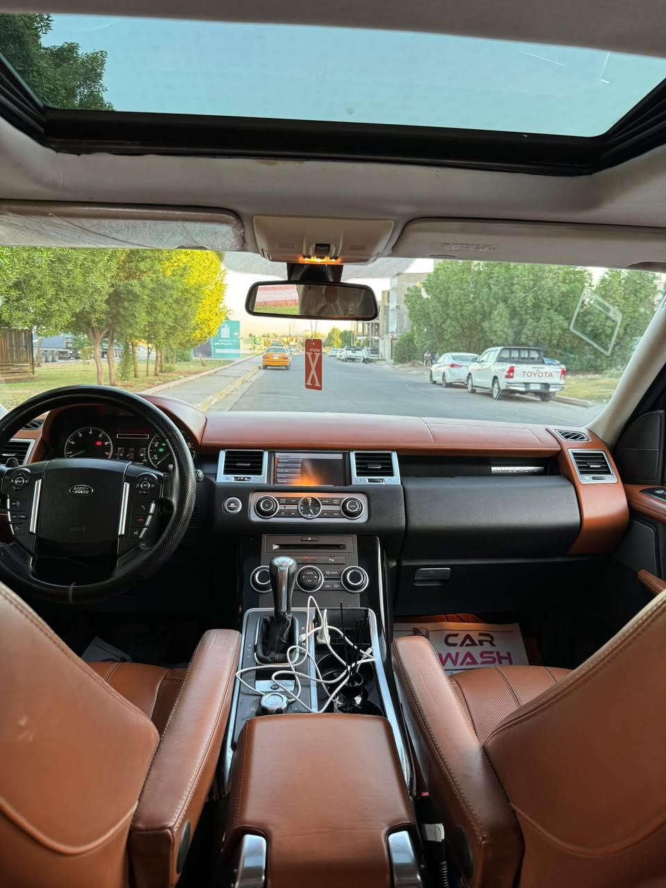 السلام وعليكم رانج روفر خليجيه شركة سردار
مكفوله من كلشي جديده جدا 
محرك بدون سوبر كير محرك بشرط 
رقم شمالي شرط التحويل 
165 
***********
