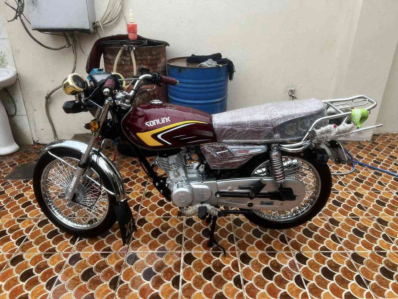 ماطو للبيع تايكو 5كير جديد يعني مصار اهواي من اشرريته اريده ٧٠٠منفيس اوكامل الماطور ع ايدي الشراي كل الهلا بي اما مو الشراي لايجي ويتعبني رقم الهاتف ***********
