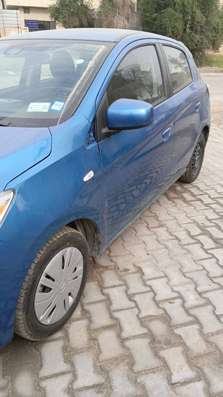 السلام عليكم سياره ميراج 24 مرقم وكامل ورقم مميز بغداد الغزالية ***********
