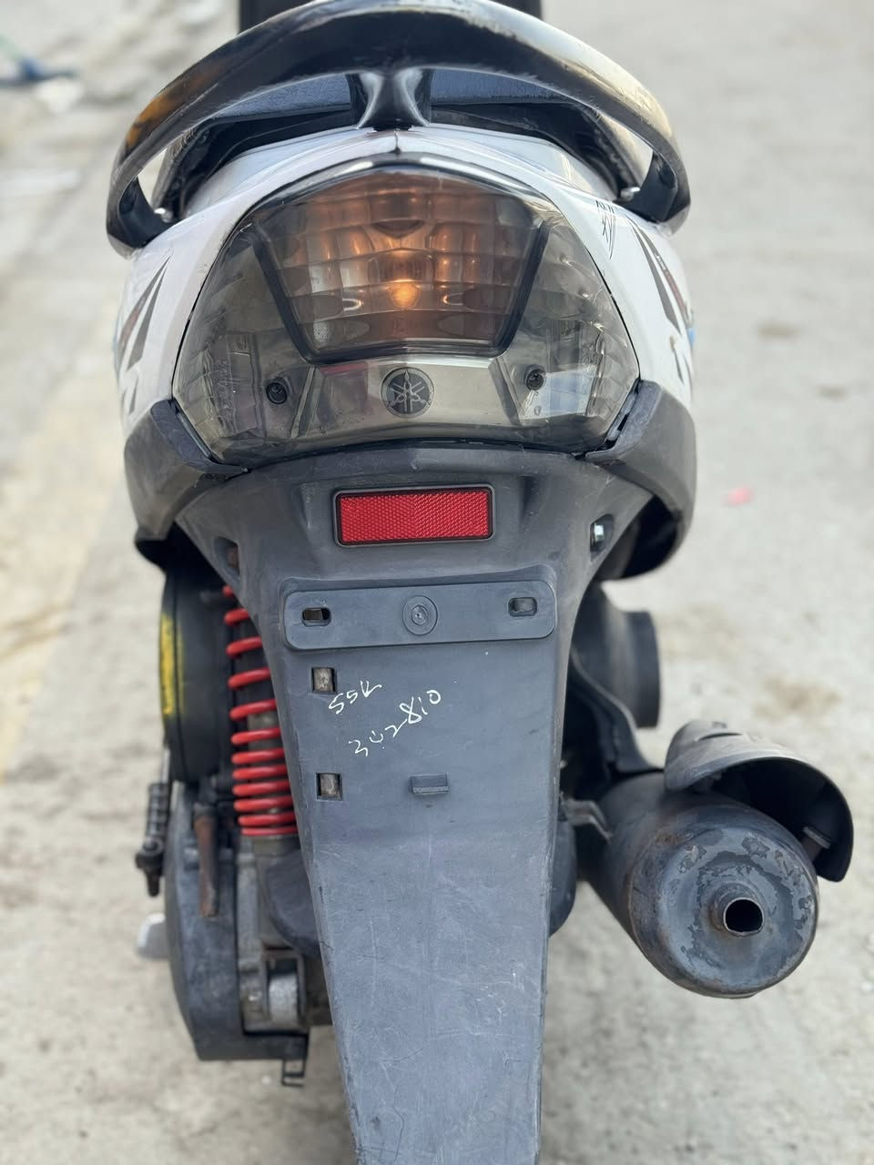 دراجة ماكس عدلة للبيع
الدراجة مكفولة كفالة من التاير للتاير 
مابيهة اي نقص الدراجة مال رمبة 
كلهة شغالة سلف هندر كهربائيات 
الدراجة كلهة علة وضع البلاد 
السعر 850 وبيهة مجال 
العنوان بغداد المشتل
رقم :***********
