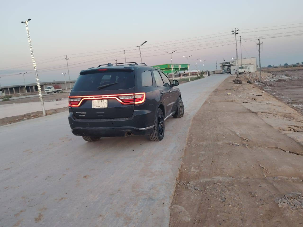 دوج دورنكو2018اس اكس تي السيارة حادث جاملغين
بنيد فقط
 رقم  ذي قار  تحويل مباشر مشروع وطني 
#المواصفات 
1- محرك  6 سلندر 3600 بخاصية توفير الوقود ECO 
2-بصمه
3- حساسات خلفية  توقف ذاتي
4- لايت ١٠٠واط اصلي مع حاجب LED . بچم زنون كامل
5-  مع تحرك المرايات الجانبية عند الرجوع الى الخلف حسب التحكم
6- ويل كب حجم20.
7- تحكم ستيرن كامل امامي وخلفي 
8- شاشة دشبول لمس كبيرة  متكاملة الايعازات . وشاشة ٧ انج معلوملت السيارة والعطلات والرسائل...
9- نظام AUX + Bluetooth . نظام ملاحة GBS+ ذاكرة ميموري كارد موضعي + USB 
10- مانع تزحلق (انزلاق) .
11- تبريد ٤ قطع اكثر من 10 منافذ
12- الكشنات  جلد  منفصلvip)6)راكب   تبريد و تدفئة و تهوية 
13- كاميرا خلفية دوارة HD 
14-إظهار ضغط الهواء في الاطارات. ومعلومات السيارة الكترونيا مثل كمية دهن محرك و درجة حرارة المحرك والكير والزيت وضغط الزيت الكتروني .
16-نضام القيادة (sport)
17-نضام ملاحة
18-النقطة العمياء
مكان السياره ذي قار قضاء النصر
***********
170وبيها مجال بسيط
