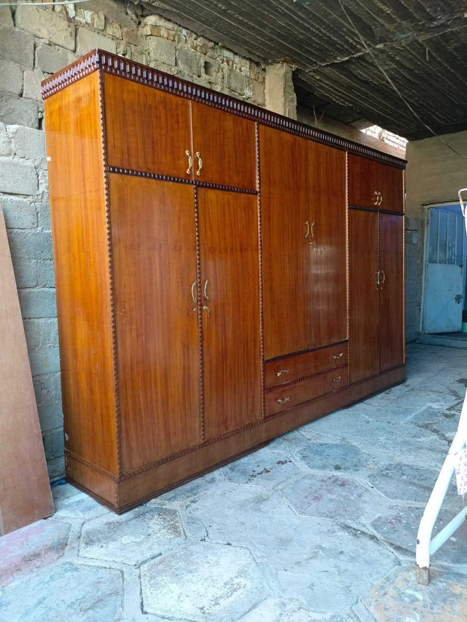 1_كنتور 6ابواب طابقين كل باب بوحده. كنتور جاهز. صبغ قفاله يدات.. قياسات ستندر.
2_كنتور 3ابواب طابقين..جاهز 
3_سرير عدد 2 مع الدوشك شغل ثكيل.
4_صوميه فقط. 
للاستفسار خاص او التواصل عالرقم *********** بي واتس.. حي المعلمين..
