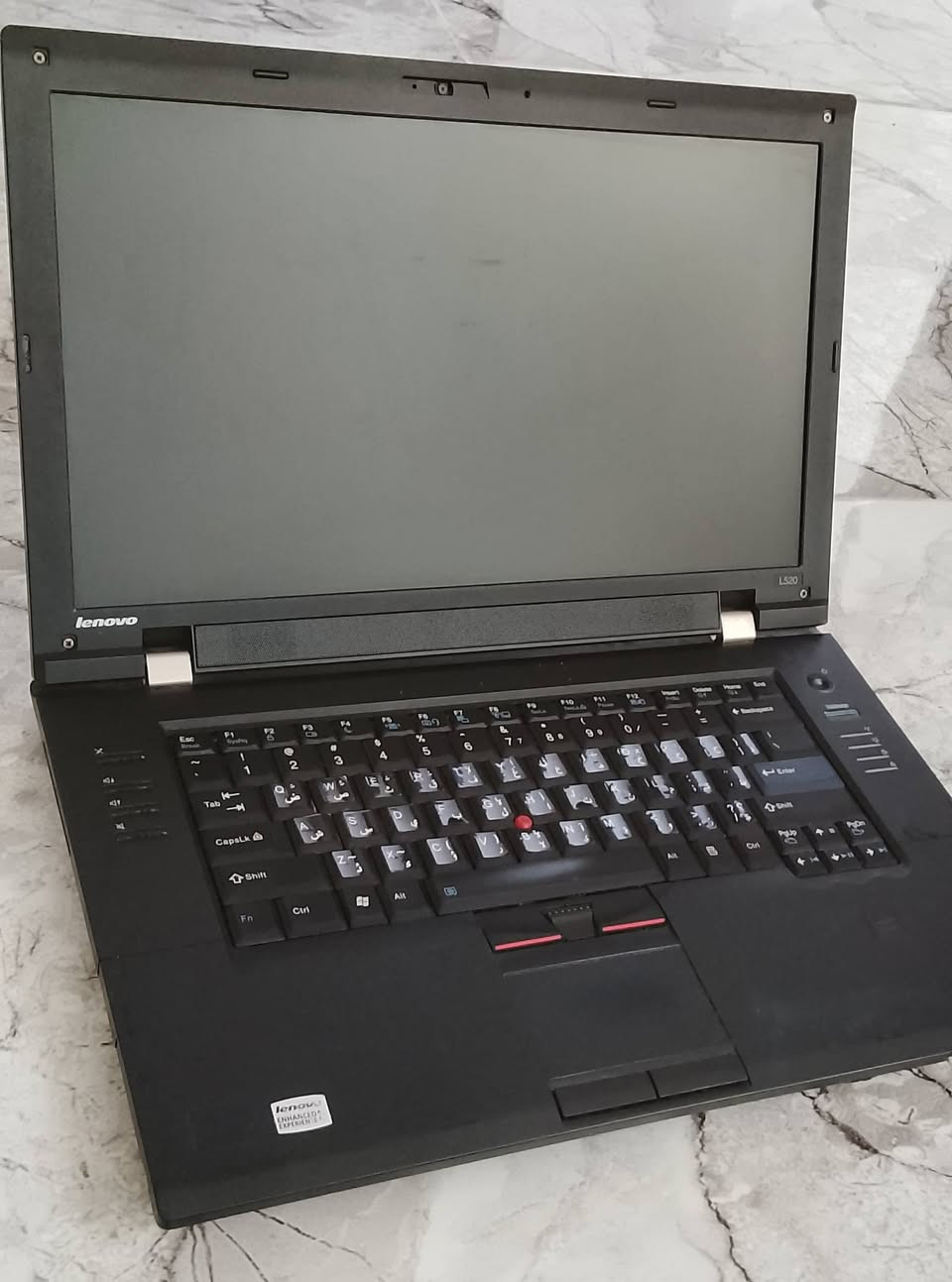 السلام عليكم ..
لابتوب لينوفو Lenovo Think pad L520
لابتوب كلش نظيف ومرتب حجمه جبير 
مناسب جدا لاصحاب المكاتب والطلاب الاكسل الورد 
للطباعة للتصفح لجميع برامج التواصل الاجتماعي وتعليم الاكتروني وبعض البرامج الأخرى 
وخزن البيانات لانه يحتوي على هارد كبير السعه وهو 750G  HHD 

حجم 15.6
رام 4 قابل للزياده 
هارد 750 HHD 
معالج  cor i3 من الجيل الثاني 
ملاحظة ...
بدون بطارية وبدون بطارية 
يعمل حالياً مباشر عل كهرباء 
سعر 75 الف 
مكاني بعقوبة تحرير


**إذا كنت صاحب هذا الإعلان وتريد حذفه لأي سبب، رجاءا أرسل رسالة إلى الدعم الفني**