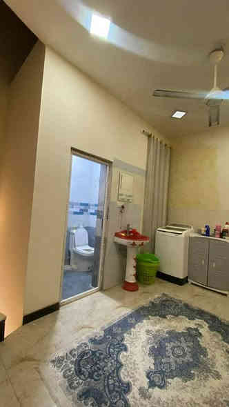 للبيع دار مساحه 100م
الواجه 5م النزال 20م 
في منطقه الطالبيه / خلف حلاويات ماكنتوش
الطابق الأرضي: غرفه نوم + استقبال + مطبخ + خدمات 
الطابق الأول: 2غرف نوم + خدمات 
الطابق الثاني غرفه نوم + سطح + بيتونه

للاستفسار اكثر اتصال بالرقم او مراجعه مكتب الجوهره للوساطة العقاريه***********
