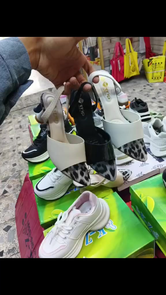 سبع البور//السوداني/اسمم المحل الحذاء الذهبي ❤
توصيل متوفر 👉


**إذا كنت صاحب هذا الإعلان وتريد حذفه لأي سبب، رجاءا أرسل رسالة إلى الدعم الفني**