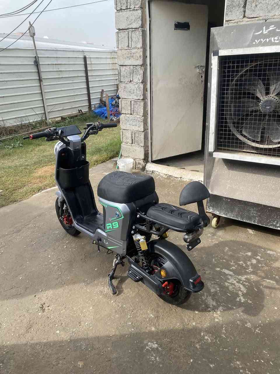 سلام عليكم ورحمة الله وبركاته 
دراجة شحن R9 للبيع 
المشكلة بريك الأمامي مشلوع و شخط بالكفر اليمين
السرعة 60–70 حقيقي
العنوان ابو غريب خرنابات شارع السجة 
السعر 400 فقط 🔒
الرقم ‭٠٧٧١ ١٦٣ ٤٧٣٦‬
