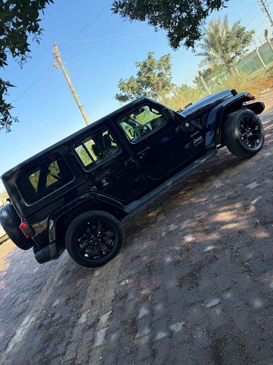 السلام عليكم جيب رانكلر  4Xe 2024  وارد امريكي
السياره مرقمه و جاهزه 

       2024 JEEP WRANGLER, SAHARA 4XE.  2.0L

حجم المكينه : 2000 تيربو + هايبرد + هجين شحن خارجي
المسافه المقطوعه : 16 ميل       
                    
الضرر : بنيد مبدل نفس الون
                       
   الايرباك : دركة استيرن و برده

#المواصفات 
1.قماره تتفصخ صير كشف
2.بصمه 
3.لوكير
4.كشافات 
6.شحن خارجي
7.هيتر بالاستيرن 
8. شاشه
9.هيترات بالكشنات
10.تشغيل عن بعد
11.كشنات مخمن
12هيترات بالكشنات
13. دمام خلفي
 

💰# السعر 317$ وبيه مجال

☎️تفاصيل اكثر هذا رقمي ***********  بيه وات ساب

مكان السياره : بغداد الكراده قرب ساحت الواثق بغداد, العراق
