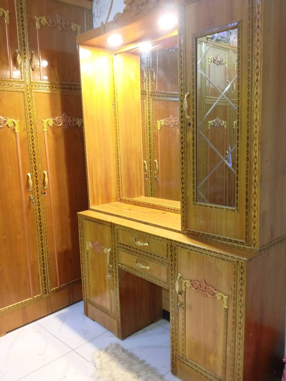 ب 750 وبيها مجال الي يريد يتصل على هاذا الرقم ***********
