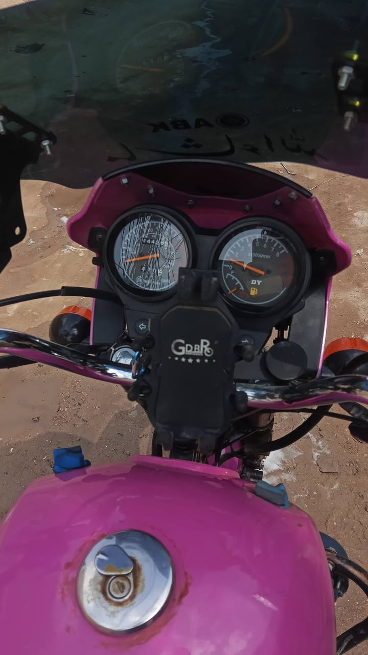 سلام عليكم دايون نفخ دراجه خير من الله مكينه كفاله زوج تايرات جدد ويل وره جديد كامله دراجه وياها صندوك دلفري سعر1900وبيها مجال رقم وسنويه ب اسمي عنواني كوفه شارع معمل***********
