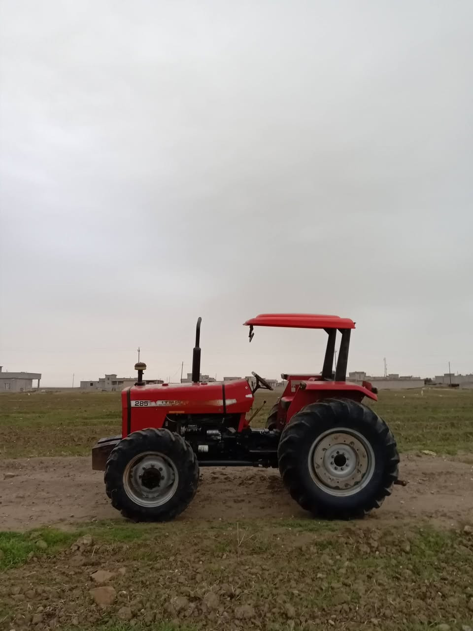 سلام عليكم تركتر إيراني دبل اكسن للبيع موديل 2011  رقم وسنويه( ألماني كركوك،، اكسن إيطالي ) تريد تحويل تريد وكاله كير محرك  اكسن هودرليك شرط تواير امامي جديد خلفي نص عمر مال شركه السعر 105 ورقه ( المكان الشرقاط الهيجل ) للاستفسار اتصل ع الرقم ***********
