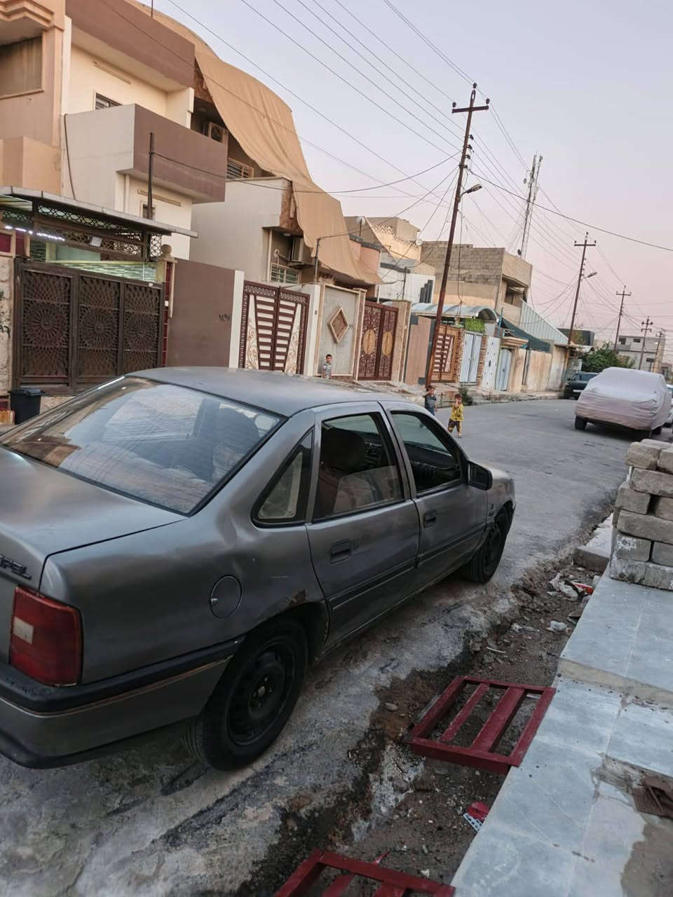 اوپل ڤكترا للبيع.
من رخصة الادمن.

موديل 1989 رقم نينوى الماني سنوية ب اسمي كوبون موجود المكينة 1600 دوش معمرة بس تعمير مضبوط  والگير مضبوط السيارة دوائرها ما مصلحة ضربتها صندوك 

 الكهربائيات كله شغاله عدا (الايسي) ،

السعر 32 وبيه مجال.

الرقم واتساب:

***********
