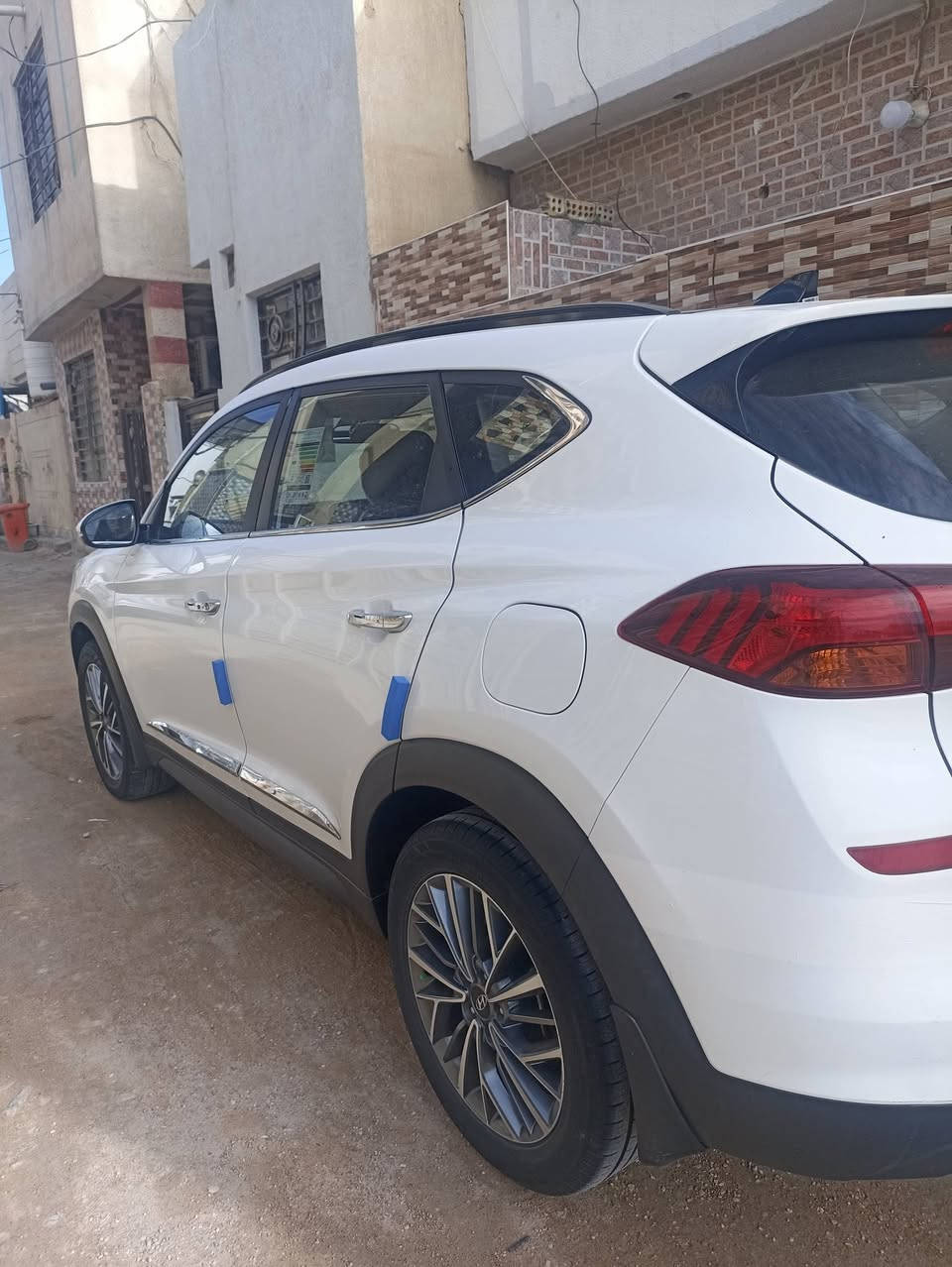 سلام عليكم توسان مديل 2020 رقم بغداد الجديد بسمي مداور أي وقت سنويه لل2030 هزه جديده سياره كفاله عامه فقط بارد بصيط سياره فول واحد ع واحد ميحتاج اذكر موصفات فول للخير شركه الكاصد سياره جلد بلادي إني مدوشمه ماشيه 85 كفاله كير ومكينه وحداديه وتبريد وتخم تاير كله جديد مابيه نقص برغي مكاني كربلاء السعر 218وبيه مجال بصيط *********** فقط تصال ممتواجد ع فيس
