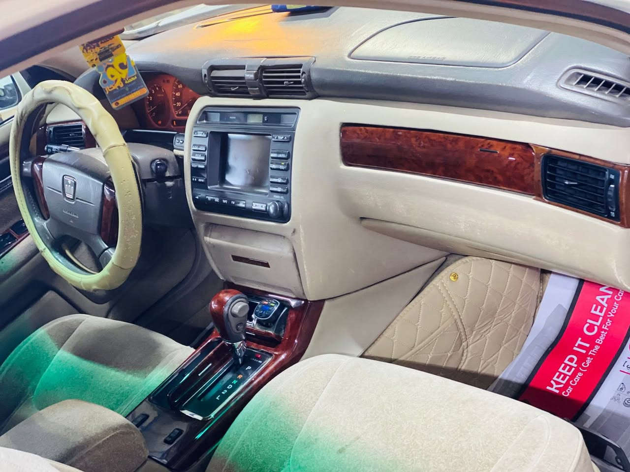 الملكه للبيع والسعر ابلاش ٠٠٠٠٠٠
السياره جديده بمعنى الكلمه وجاهزه من كلشي 
موديل 2004 اصل كريستال
دكمتين 
محرك D4 المرغوب
ثلاجه 
تبريد مركزي
برده خلفيه
كشناة كهرباء
شرط جاهزه من كلشي وترايك للبصره محرك ، كير ، صدر امامي خلفي ، طخم تاير ، 
اخوان السياره ادوات دخول جديد يعني بدون لوحات

السعر ( ٥٨ ) ورقه

للاستفسار الاتصال على رقم المعرض 
او زيارتنا في معرض الفهد لتجارة السيارات الكائن الأنبار قضاء عانه مقابيل جوازات عانه الجديده 
بأدارة السيد ابو فهد الصميدعي
رقم هاتف المعرض

☎️ ***********

متواجدين يومياً من                       الساعه ١١ صباحاً 
                                              الى الساعه ١١ مساءً 
الاتصال وقت الدوام فقط .
