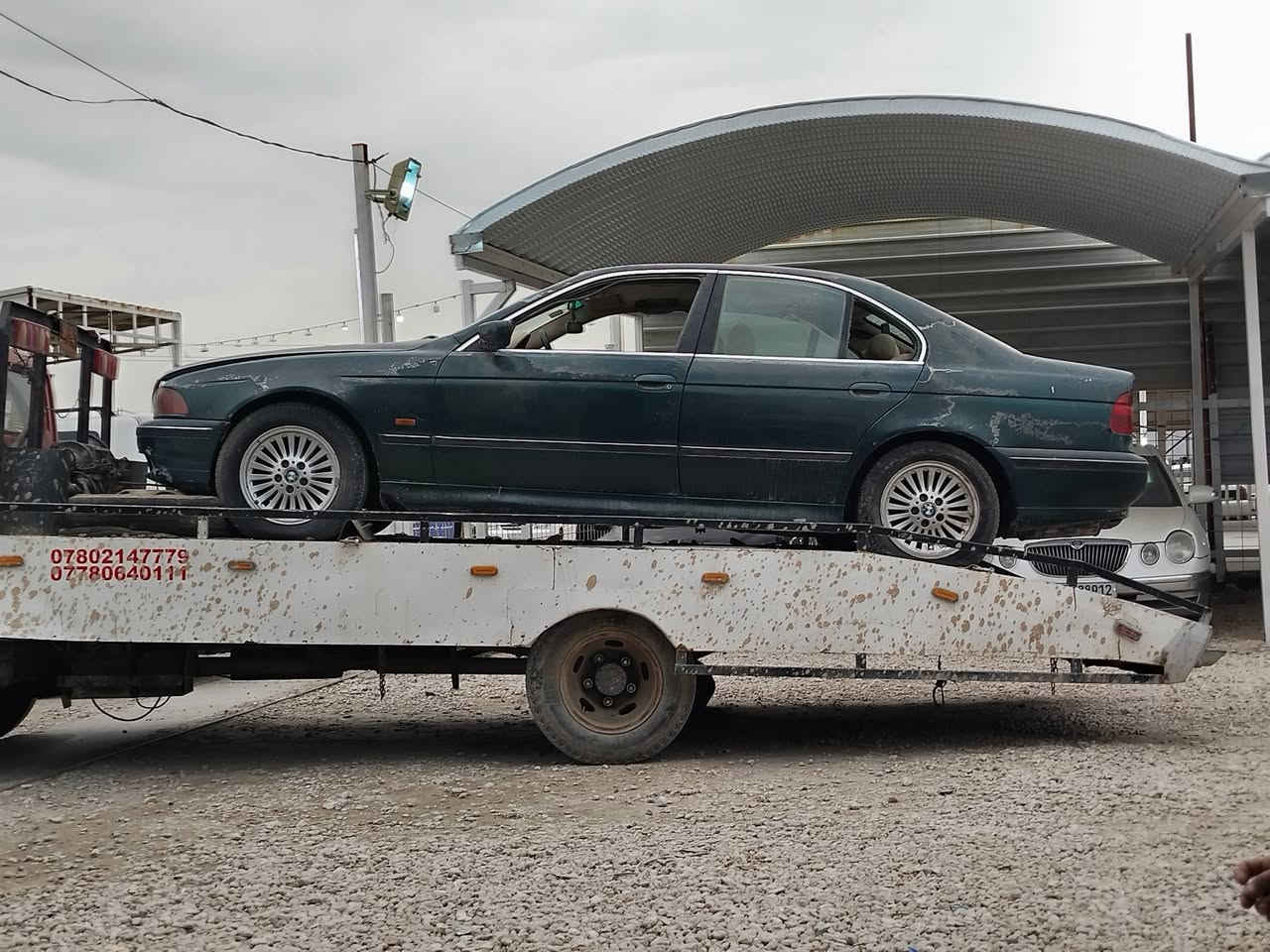 سلام عليكم كرين مازدا كرين جاهز للعمل تخم تاير ومكينة جديدة وحدادة زينة بس قمارة مو زينة رقم واسط سنوية ما ساقطة شرط تحويل مكان ديوانية سعر ٤٥ وبي مجال للشراي للاتصال ***********
