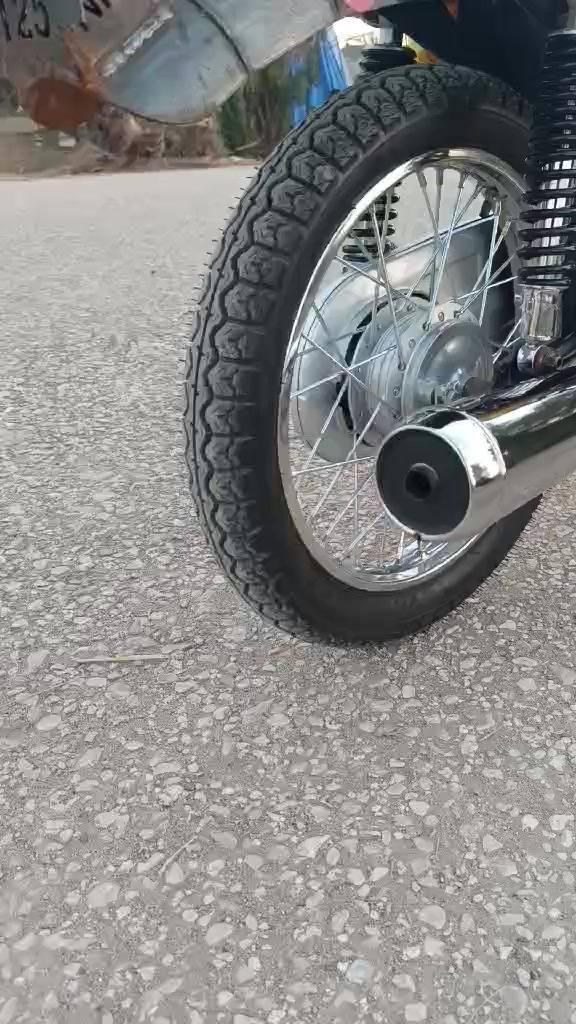 سلام عليكم دراجه تعمير 26مكفوله كفاله عامه اول تبديله دهن لها سعر 600وبيه مجال حك جيه شراي يتصل ***********
