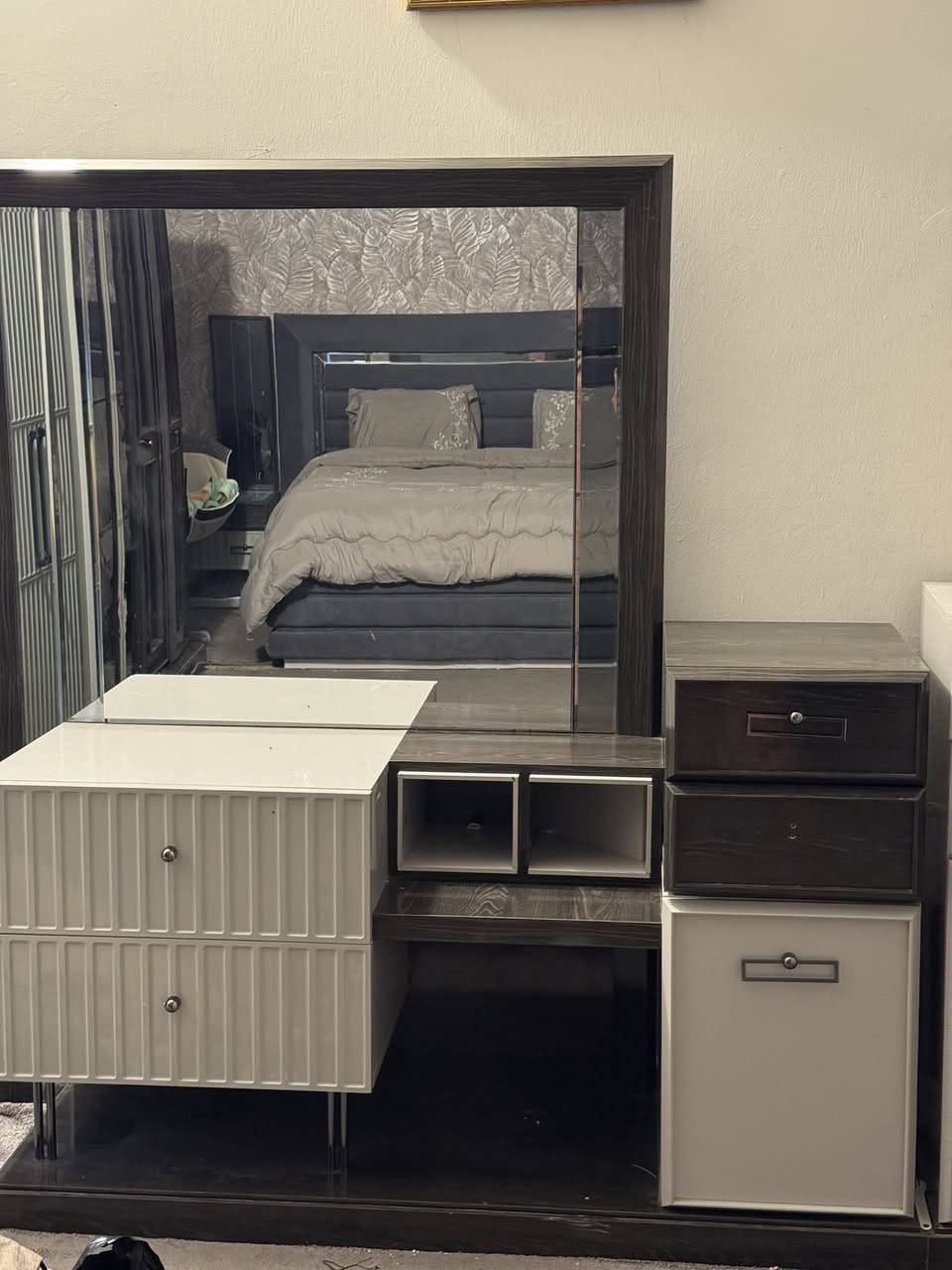 السلام عليكم غرفه للبيع سعر مليون وربع وبيها مجال.


**إذا كنت صاحب هذا الإعلان وتريد حذفه لأي سبب، رجاءا أرسل رسالة إلى الدعم الفني**