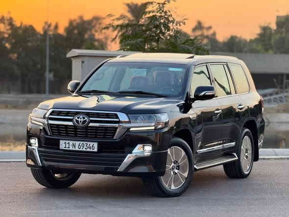 السلام عليكم 
لاندكروز 2021 بحرانيه شرط ( بوضع الزيرو )  فول 1/1 

السياره ماشيه 28 الف شرط الفحص تاير شركه جواهه 

السياره مغلفه  pbf من الزيرو يعني جكه الابره مابيهه 

عدتهه كتلوكاتهه بصمتهه الثانيه مامستخدمات سبير منازل

المواصفات معروفه تجي فول الفول 1/1 مواصفات اصليه 

فتحه سلايت 

داخل مشمشي جلد اصلي مطعم مخمل 

كشنات السائق 3 حركات 

دبل كشن كهرباء 

8 ايرباك 

ويل 20 

زراك لايت 

مرايه اوتم 

حساس امامي خلفي 

زراك لايت 

دشبول زنون 

شاشه نضام اعطال 

شاحن واير ليس 

فول تحكمً

الباب الخلفي كهرباء 

3 قطع تبريد 

7 راكب 

محركً 6 سلندر 4000

دفع رباعي 4x4 

اربعه بصمات 

السياره فول الفول وكفاله عامه من كولشي 

رقم بغداد دولي بسمي 

مكان السياره بغداد 

رقمي ***********
سعرهه 625 وبيهه مجال حك الجيه
