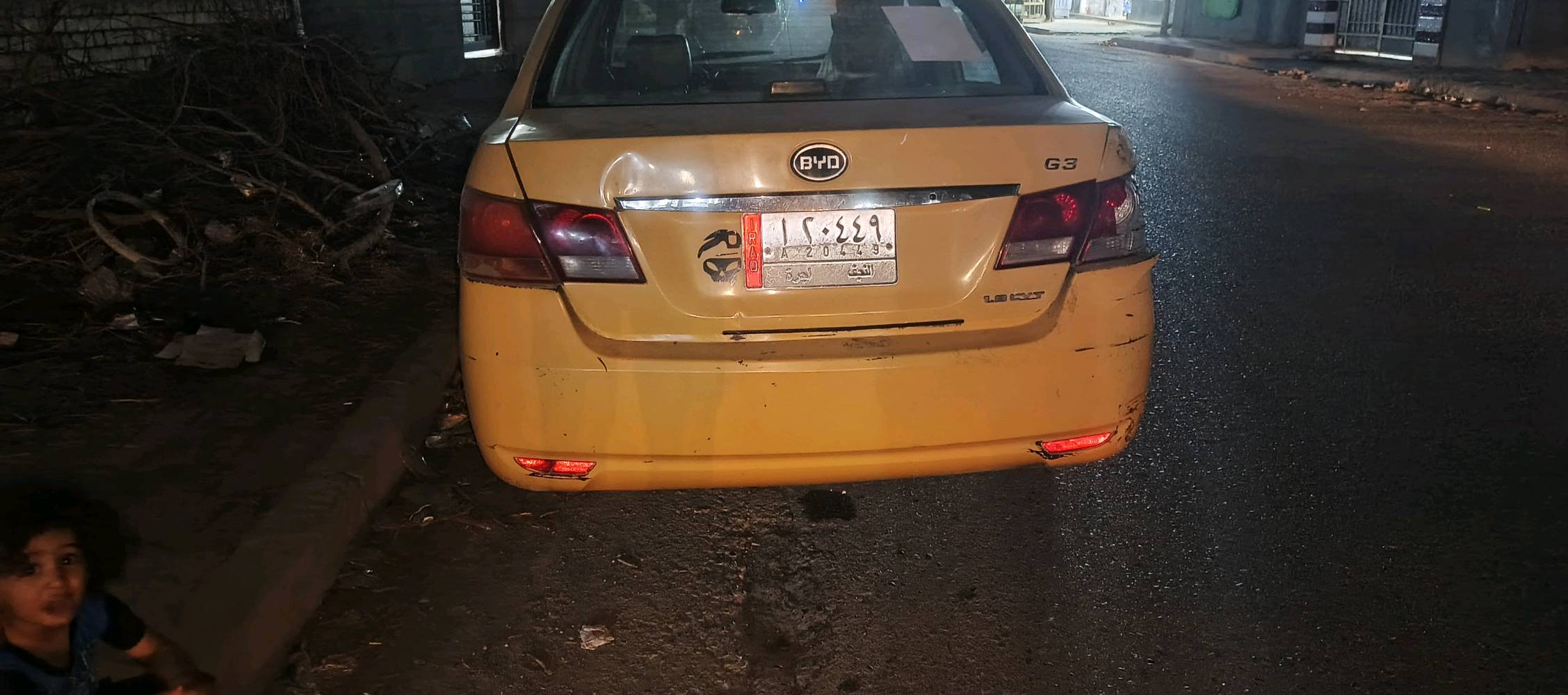 سلام عليكم بي واي دي BYD للبيع موديل 13سياره يرادله ترتيبات بلكهربائيات تعبانه وبيه البوش مال طبله يرادلهن تبديل والمشط مال ستيرن سعر 22وبيه مجال وعليك الغرامات 950شلون تريدون نتفاهم بلخدمه مكاني بغداد جسر ديالى وتحويل موجود الي اشتريته منه بسلمان باك وراعيه بلكاظميه محرك وكير عادي  مال ميسوبيشي ياباني***********