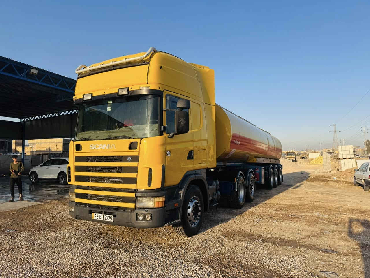 سكانيه صهريج البيع
مكيل 36 
طوناج جي بي اس جديد
موديل 2004
تخم تاير راس وعربانه 
سنويه جديد 
السعر 285 بيه مجال  
الاستفسار ***********
