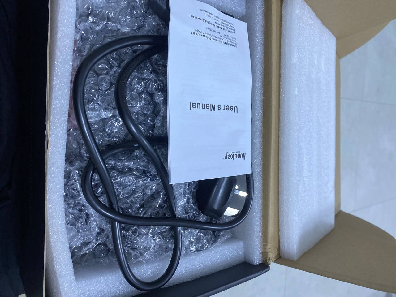 للبيع باور سبلاي 650W جديد حاصل علتصنيف
80 Plus Bronze جديد بكارتونته 

 الباور جديد تماماً، فتحته للتجربة فقط، وما استخدمته.
سبب البيع: زايد عن حاجتي.
السعر: 50 ألف (جديد).
للتواصل: [*********** او راسلني خاص].
