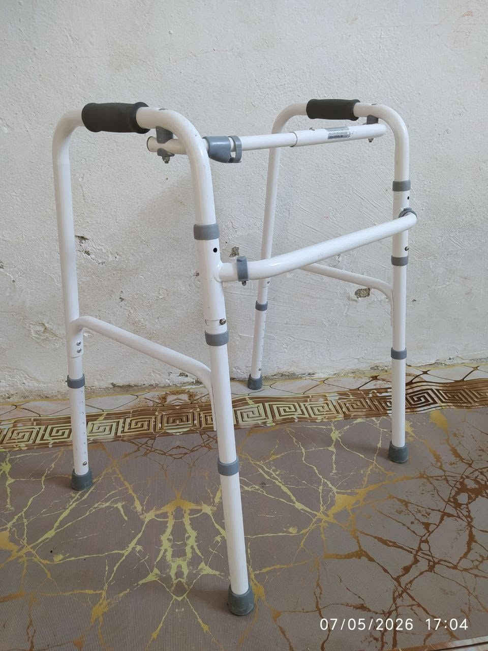 كرسي متحرك جديد ( عربانة حجم وسط ) تنطبق

مشاية نظيفة  /  مقعد نظيف 

مكاني حي العامل  الشراي يجي خاص


**إذا كنت صاحب هذا الإعلان وتريد حذفه لأي سبب، رجاءا أرسل رسالة إلى الدعم الفني**