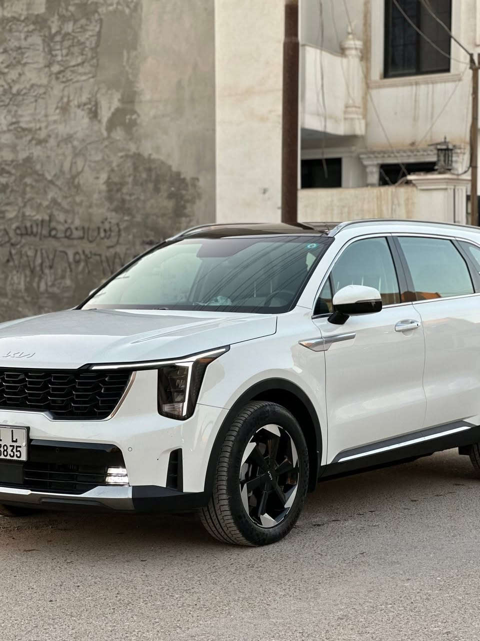 KIA SORENTO HYBRID 2024
📍السيارة موجوده في بغداد

كيا سورنتو  هايبرد 2024 

المسافة المقطوعه 19 الف كم

اللون .ابيض

محرك. 1600 تيربو 

استيراد خاص زيرو على ايدي

مرقم بغداد باسمي

                  ======= الاضافات👇👇 ======

   داتا شو 

شاشة كبيره نفكيشن 

رادار امامي

مانع انزلاق  

بصمه تشغيل  

 دبل كاميرا خلفيه  

تشغيل عن بعد سياره   

كراسي كهرباء   

كراسي 7 راكب 

مثبت سرعة

تحكم ستيرن

شاحن وايرلس

هاند بريك كهربائي

حساسات خلفيه + اماميه  

جنط 19 

باب خلفي كهرباء 

اضويه امامي زنون LED

اضويه خلفيه LED

كشافات LED

نظام GPS+خرائط 

كندشن مركزي امامي او خلفي 

وبلوتوث 

مدخل USB+ AUx 

السعر ٣١٠ورقة وبيه مجال بسيط 

التواصل على واتس*********** 

او اتصال على ***********
