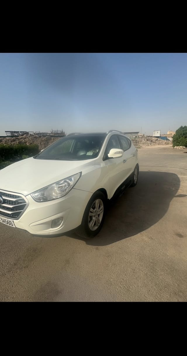 السلام عليكم توسان خليجي مديل 13 فول ما عده البصمه كير مكينه مكفولات سونرها بل منشور ماشيه 157 مكلف بل نشر تصل عله صاحب سياره ***********
