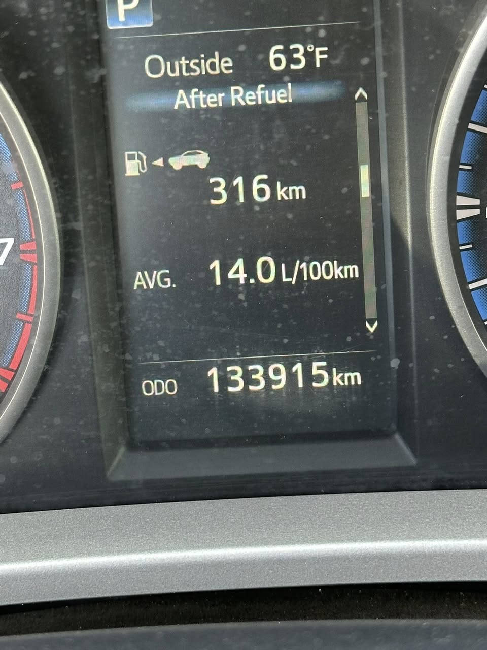 السلام عليكم 
راف فور 2017
مواصفات 
LE
فور ويل AWD
رادر تحديد مسار
مانع اصطدام 
كروز سرعة 
سيارة بچم كبس امامي خلفي
ضرر السيارة مرفوق وي الصور 
وسونار موجود 
ماشية 133 الف كيلو 
كير محرك مكفوله 
سيارة ولاكلوب مأشر بالدشبول 
حت بردة الجنطة الخلفيه البلادية موجوده 
رقم أربيل الجديد بأسمي سنوية وهزة كلها جدد قبل شهر مسويها

سعر السيارة (160)وبيها مجال 

مكان السيارة صلاح الدين تكريت
***********
