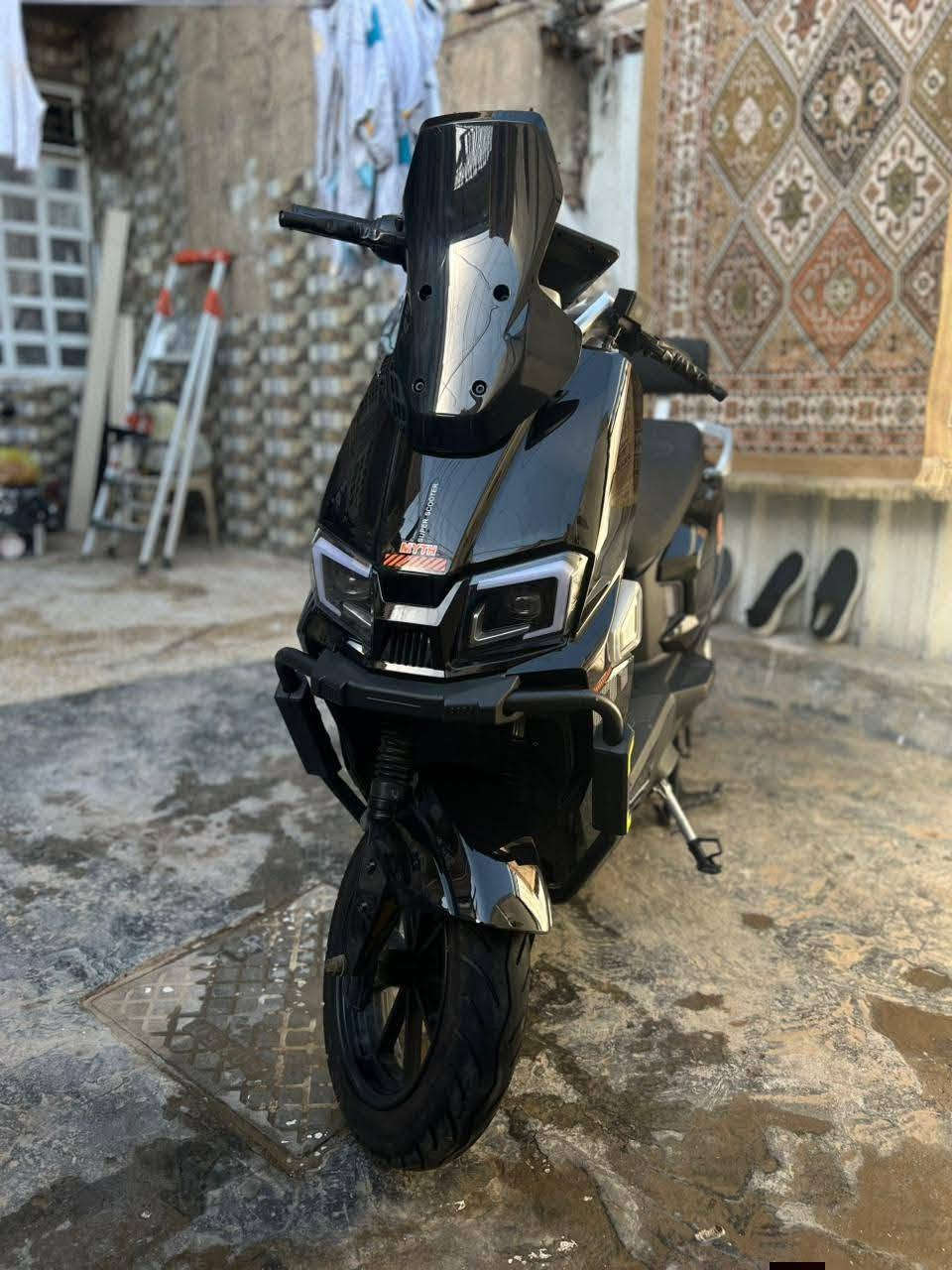 السلام عليكم
للبيع صاعقه2025 بعدها بحالة الوكاله 
فول مواصفات بطاريات 6 مسطره كرافين40 امبير 76فولت مزوعه مواصفات 
للتواصل ***********
