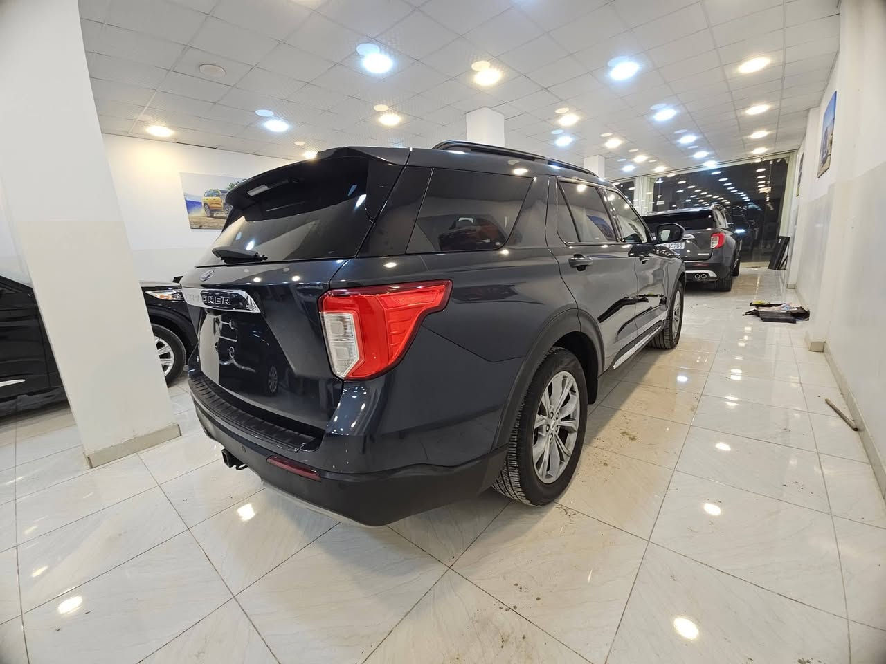 اليوم يوم العروض اكسبلورر xlt جدييييده لوك موديل ٢٣ للبيع او مراوس
قبق جنطه مبدل باصلي طخه خفييييفه جنطه بدون ارباك بجم وصفاح كبس ماشيه ٢٩٠٠٠ ومخليلكم صور الطخه لوووك بسعر حلو
*********** 
كاتي تترقم شمالي معرض بلاتينيوم لتجارة السيارات 
ملاحظة لانتعامل بالسيارات التي توجد بيها مشاكل شرعية عملنا بالكلين وضرر الطفيف فقط
اي سيارة عدنا نرجو الاستفسار عن كل شيئ بيها قبل المجيئ
