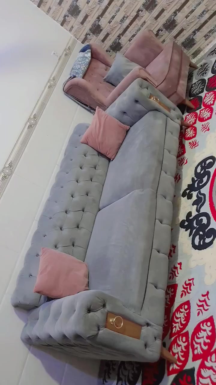 السلام عليكم للبيع نظيف جدا التخم. 8 مقاعد والديوان 5 امتار ونص مابيهن ايي ظرر مكان بغداد


**إذا كنت صاحب هذا الإعلان وتريد حذفه لأي سبب، رجاءا أرسل رسالة إلى الدعم الفني**