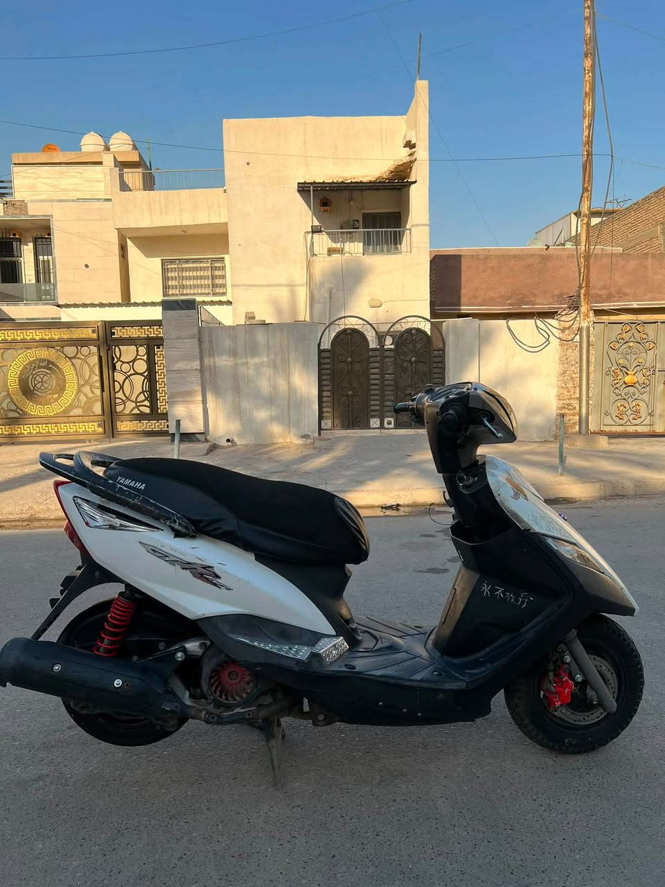 أبيع كوم حديد بيهه خلل بسيط بس اني ما احتاجهه باتري جديد تاير خلفي جديد مكينتهه حلوه ناعمه سعر 250 مكاني بغداد الدوره ***********
