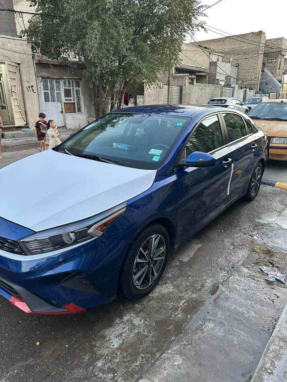 السلام عليكم 
كيا فورتي موديل 2023 للبيع 
موصفاته معروفه والسياره حادثه شبه الكلين بدون صبغ 
ماشيه 45الف رقمته قبل فتره وبسمي سياره بدون نقص تخم تاير صدر ماملعوب بيه جديد صور الحادث موجوده مكاني الشعب السعر 155 ومجاله بصيط ‭0770 294 4022‬ بغداد, العراق
