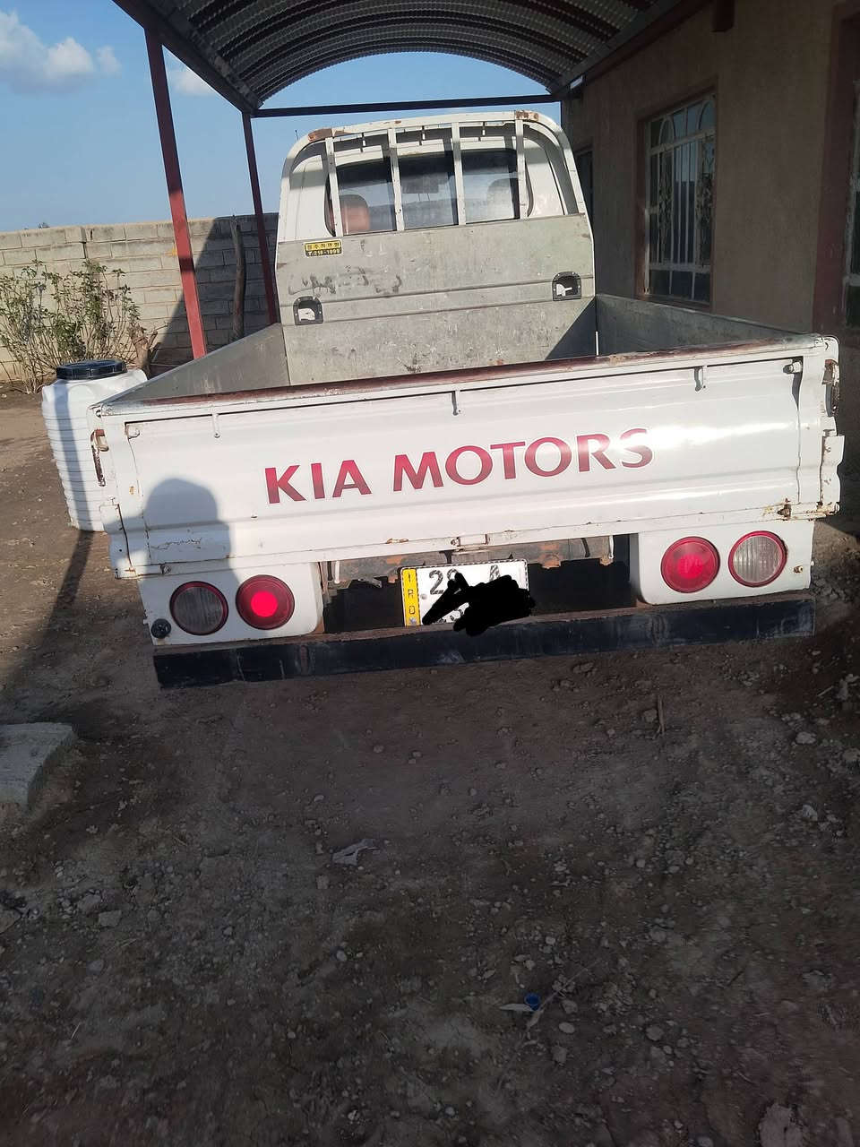 سلام عليكم كيا للبيع موديل2005 مكينه 2700 تخم تاير كهربائيات شغاله رقم انكليزي سنويه لل28
***********
